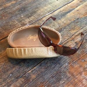 Maui Jim MJ110-10 Navigator Sunglasses in tortoise